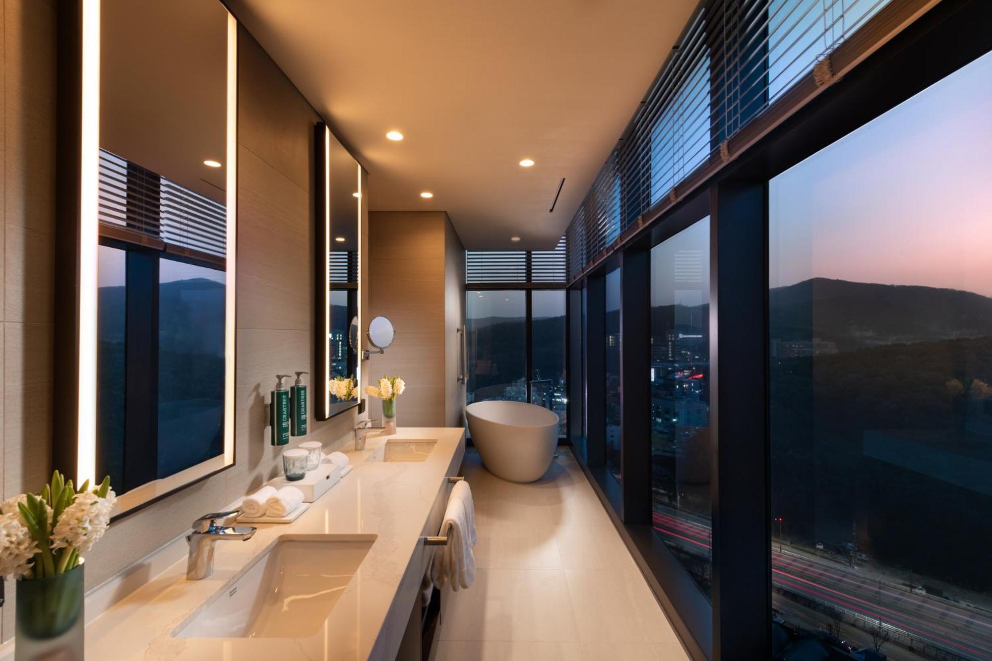 Doubletree By Hilton Seoul Pangyo Residences Seongnam Exterior photo